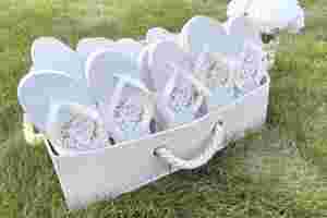 Get White Flip Flops in Bulk: Make Your Guests Feel Comfortable